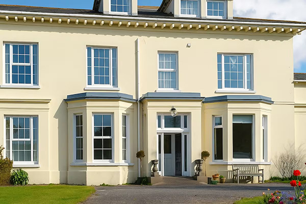 The Manor House - Photo 2